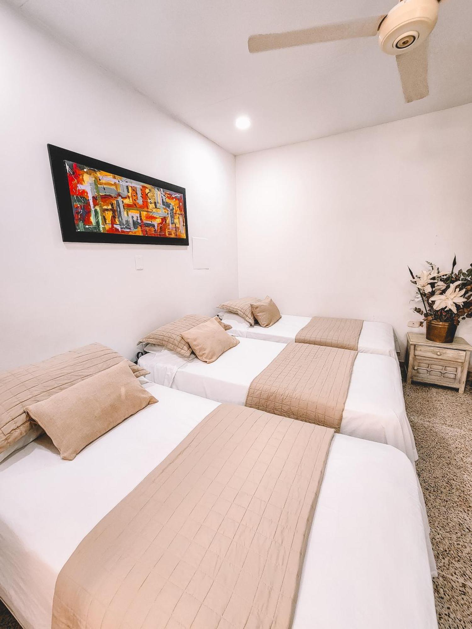 Hotel Radoa El Banco  Екстериор снимка