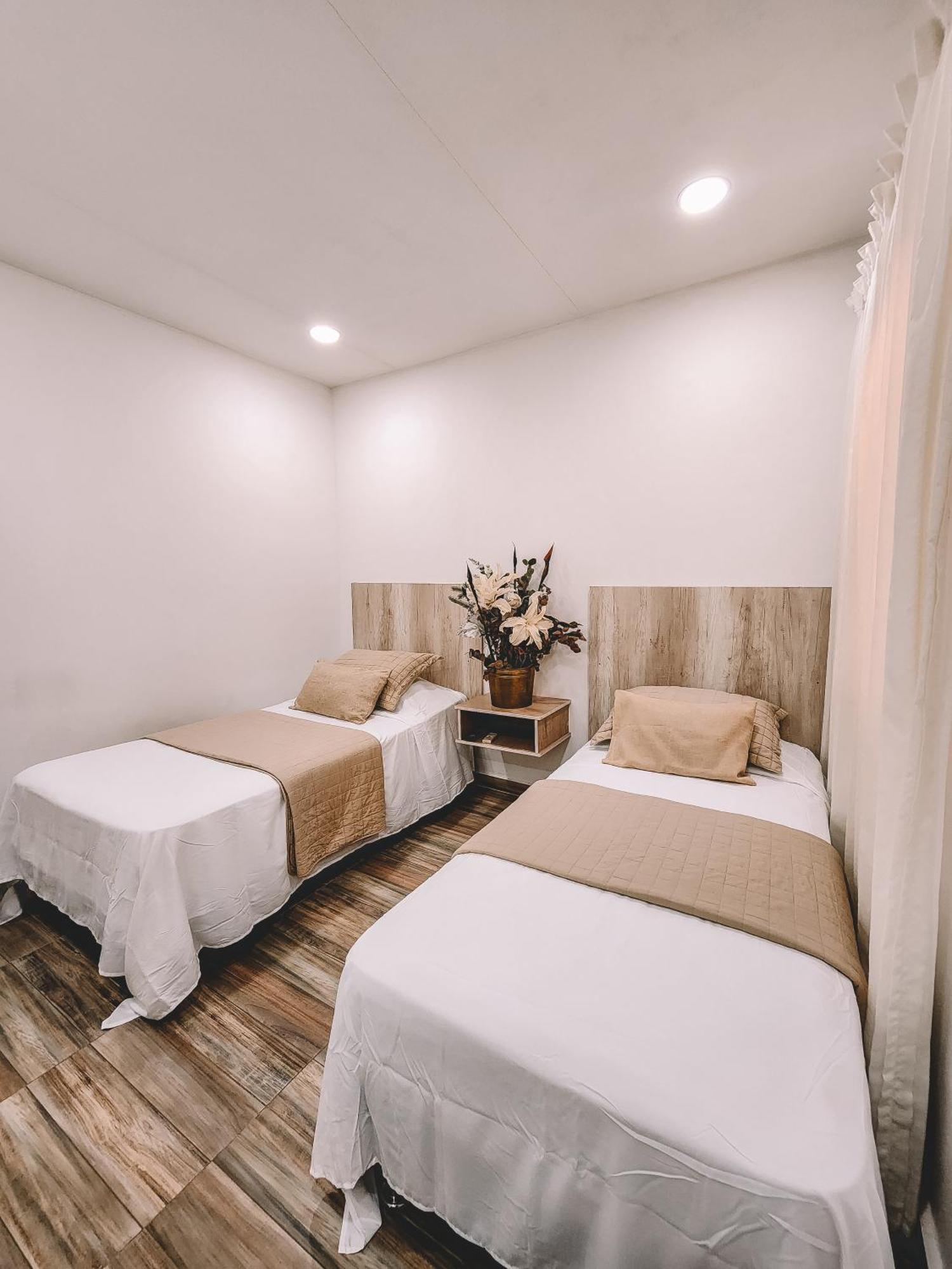 Hotel Radoa El Banco  Екстериор снимка